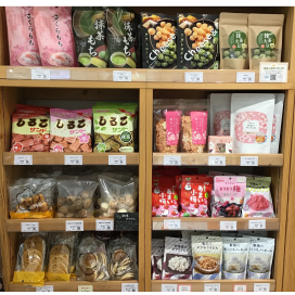 春の美味しいお菓子入荷してます。