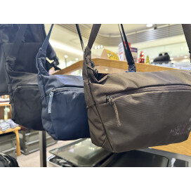 Capella 5 3色入荷！