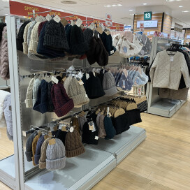 お買い得品がたくさんのコーナーです