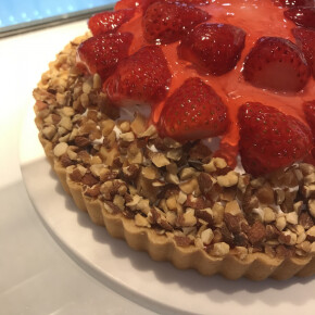 いちごとレアチーズのタルト開始！！