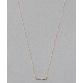 ダイヤモンドを片側にセッティングし、抜け感をつくったネックレス