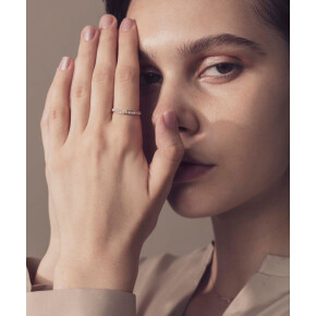 パールリングで手元に華やかさを