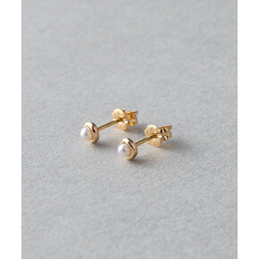 華奢なピアス　お仕事用でも◎