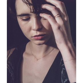 繊細なリュクス感を堪能できるジュエリー