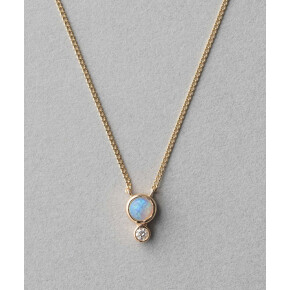 オパールで華やかさを