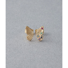 美しく変容する蝶をイメージしたピアス