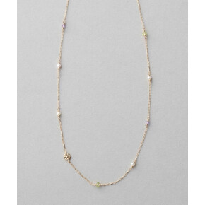 デイジーの愛らしさをかたどったネックレス