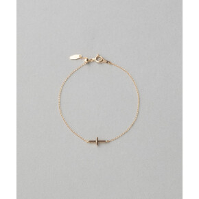 繊細な光を宿すブレスレット