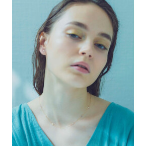 デイジーの愛らしさをかたどったネックレス