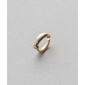 レイヤードスタイルでこなれ感を