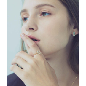 肌の上に瑞々しい表情を