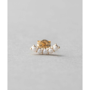 レイヤードも楽しめるピアス