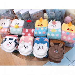 お値段もかわいいルームソックス♡