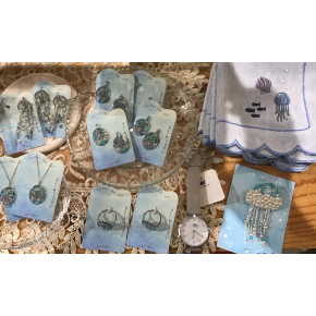 ゆらゆらくらげ🪼モチーフの雑貨入荷しました。