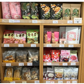 春の美味しいお菓子入荷してます。