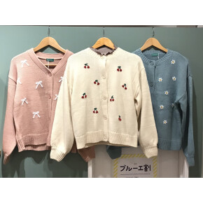 大人かわいいカーディガンが入荷しました🍒