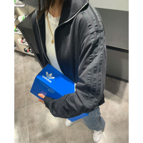 adidas！！おしゃれジャケット登場！！