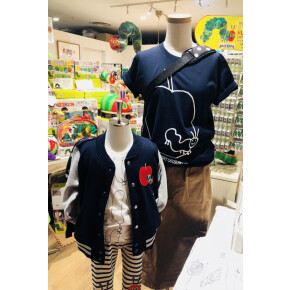 はらぺこあおむし 秋冬モデルのアパレル