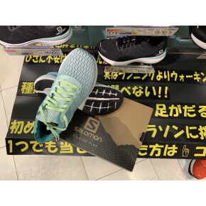 新作ランニングシューズ！！