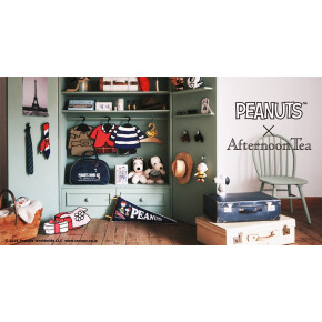 歴代のコスチュームを着たスヌーピーアイテムが大集合！