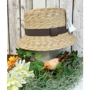 日本製の麦わら帽子で過ごす夏