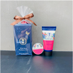 NEAL’S YARD REMEDIES　クリスマス限定「ワイルドローズ ビューティギフト」