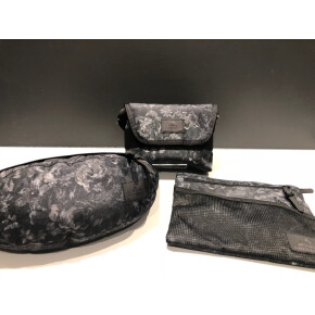 再入荷!!　（ブラックタペストリー）