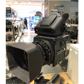 ついに入荷!!!!!!!  HASSLBLAD ⭐︎503CX Carl Zeiss CF Planar 80mm F2.8 T* 