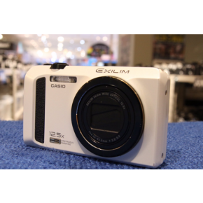 【入荷情報】 CASIO EX-ZR100