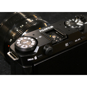 FUJIFILM 人気ミラーレスカメラ入荷!!!