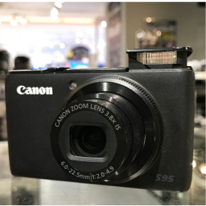 【入荷情報】 Canon PowerShot S95 