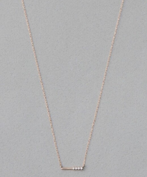 ダイヤモンドを片側にセッティングし、抜け感をつくったネックレス