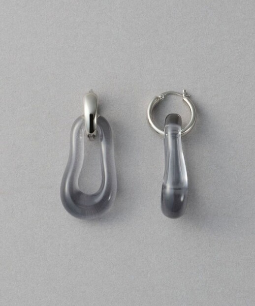 2wayで使えるモノトーンカラーのピアス