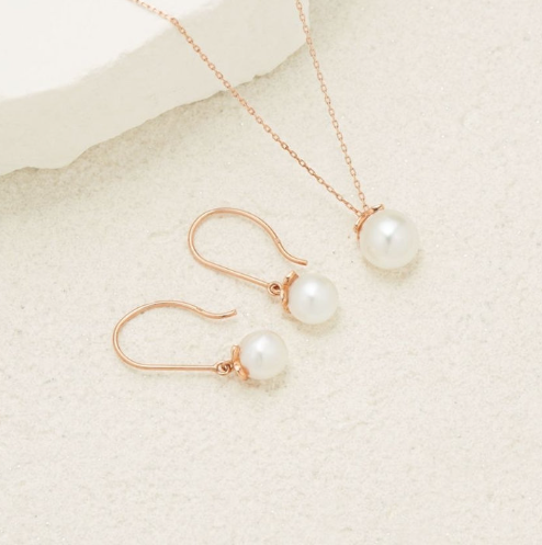 PEARL JEWELRY COORDINATE