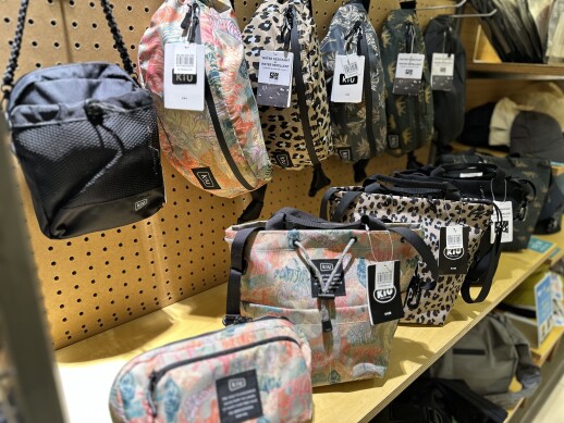 KiUミニバッグ入荷中!