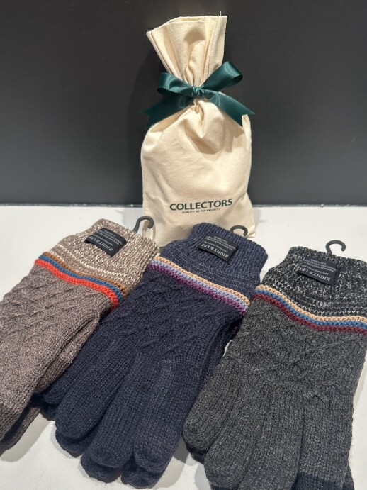 ⌘ グローブ多数入荷中 ⌘