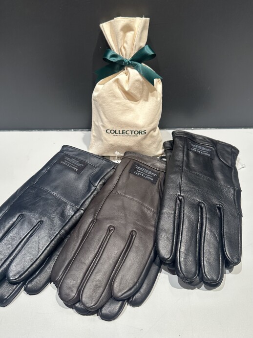 ⌘ グローブ多数入荷中 ⌘