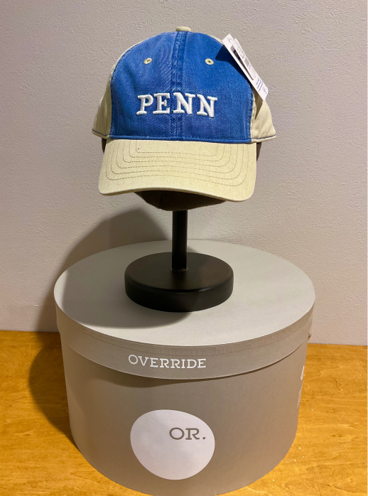 大学ロゴのキャップ🧢