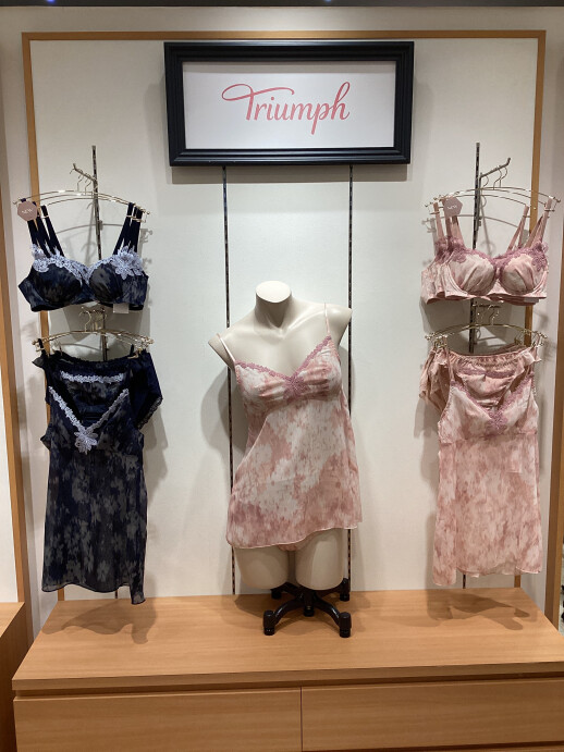 🆕　華やかなデザイン　軽やかな着けごこち