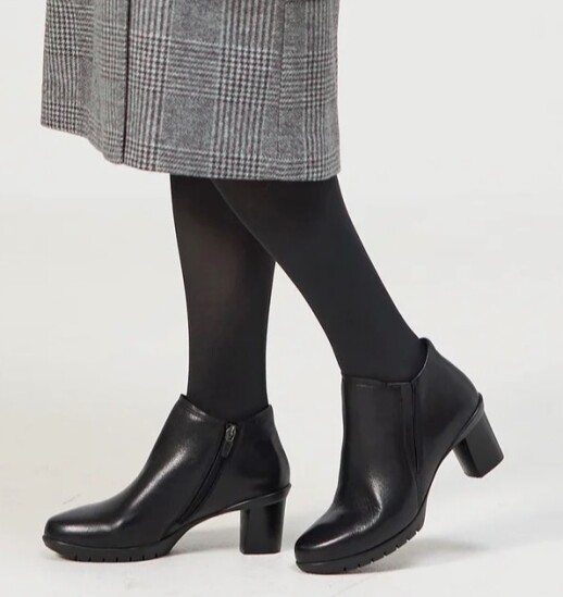 【NEW   フレックスヒールショートブーツ】