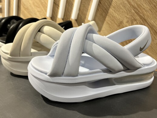NIKE サンダル
