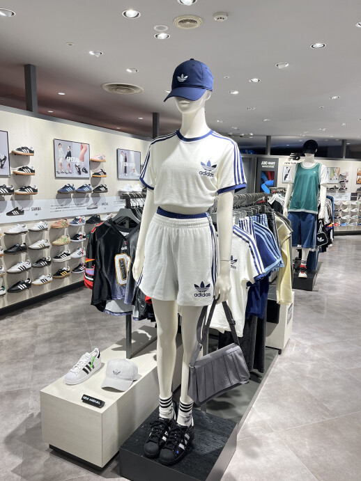 adidasウェア