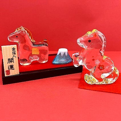 干支の置物が見守る!来年はきっとウマく行く