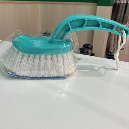 洗剤いらず！ゴムの力で浴室掃除