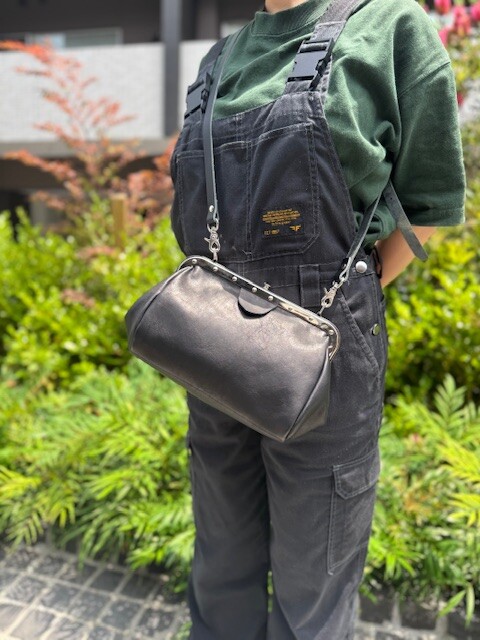 イタリアトスカーナの革でつくる車掌さんバッグ