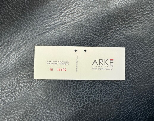 イタリアトスカーナの革でつくる車掌さんバッグ