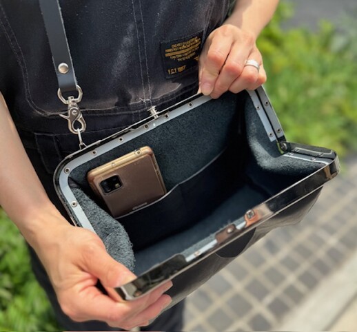 イタリアトスカーナの革でつくる車掌さんバッグ