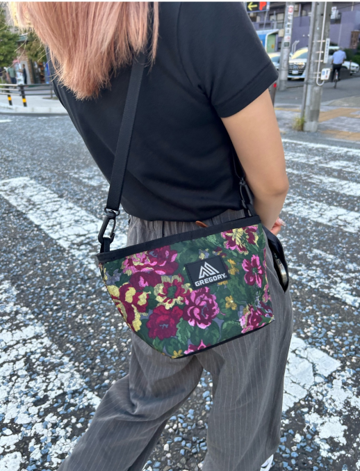【EASY SHOULDER】