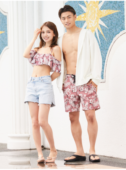 カップルにおすすめ♥大人気アロハ柄のペア水着♡