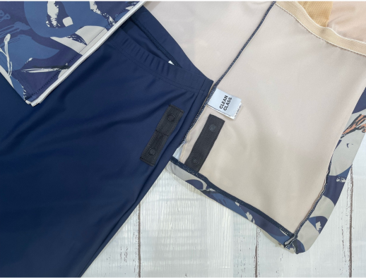 大きめの抽象柄が可愛い♡フィットネス水着♡